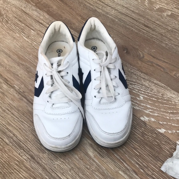 Women’s converse - Picture 2 of 5